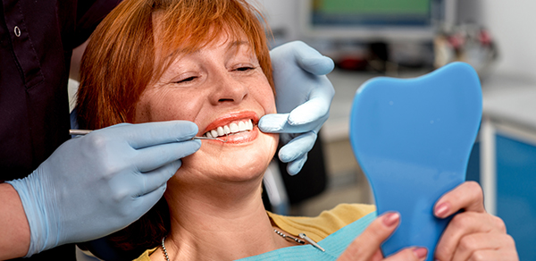 10 Dental Implant Surgery Aftercare Tips